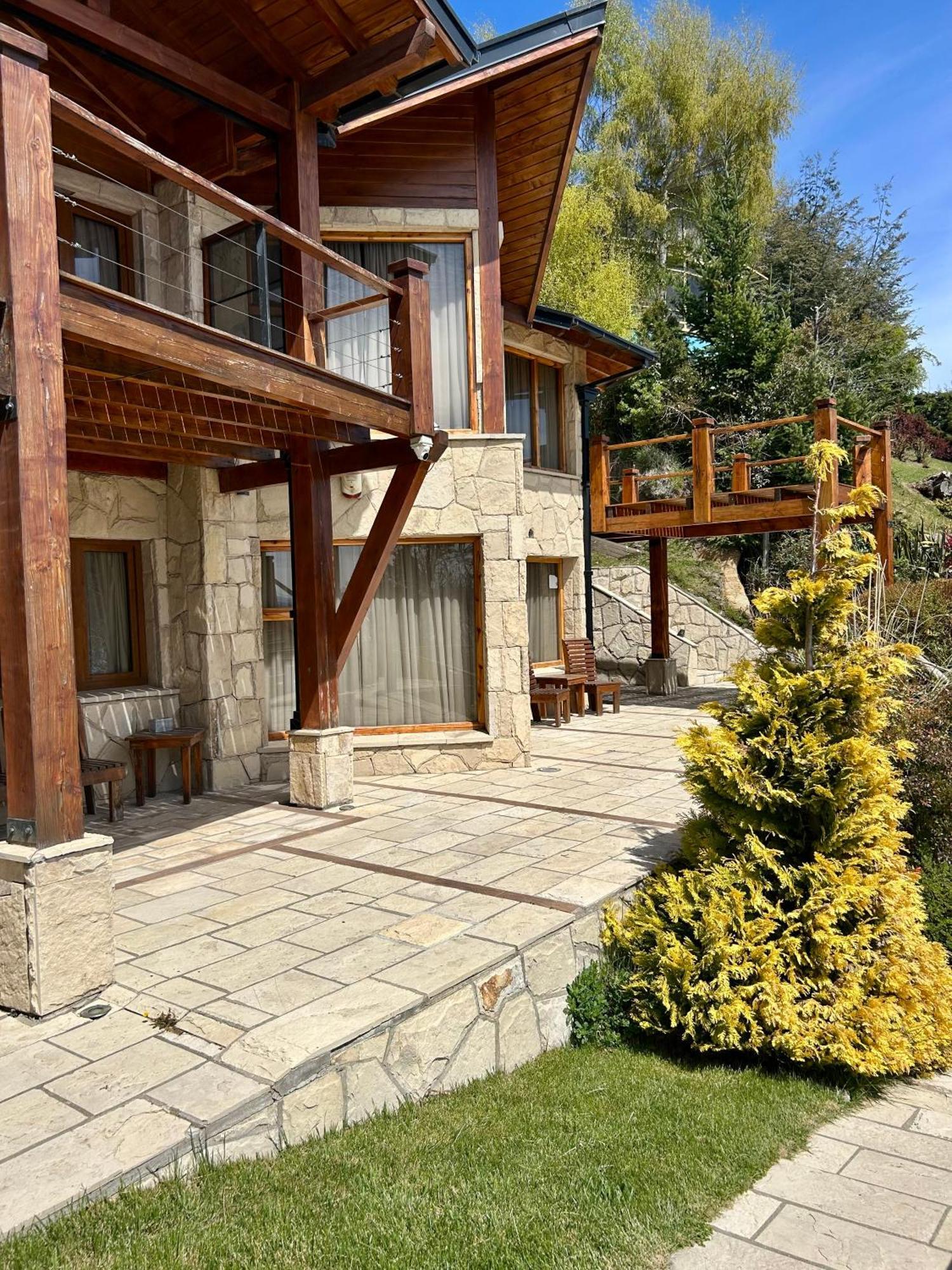 Bahia Paraiso Apart & Suites San Carlos de Bariloche Bagian luar foto