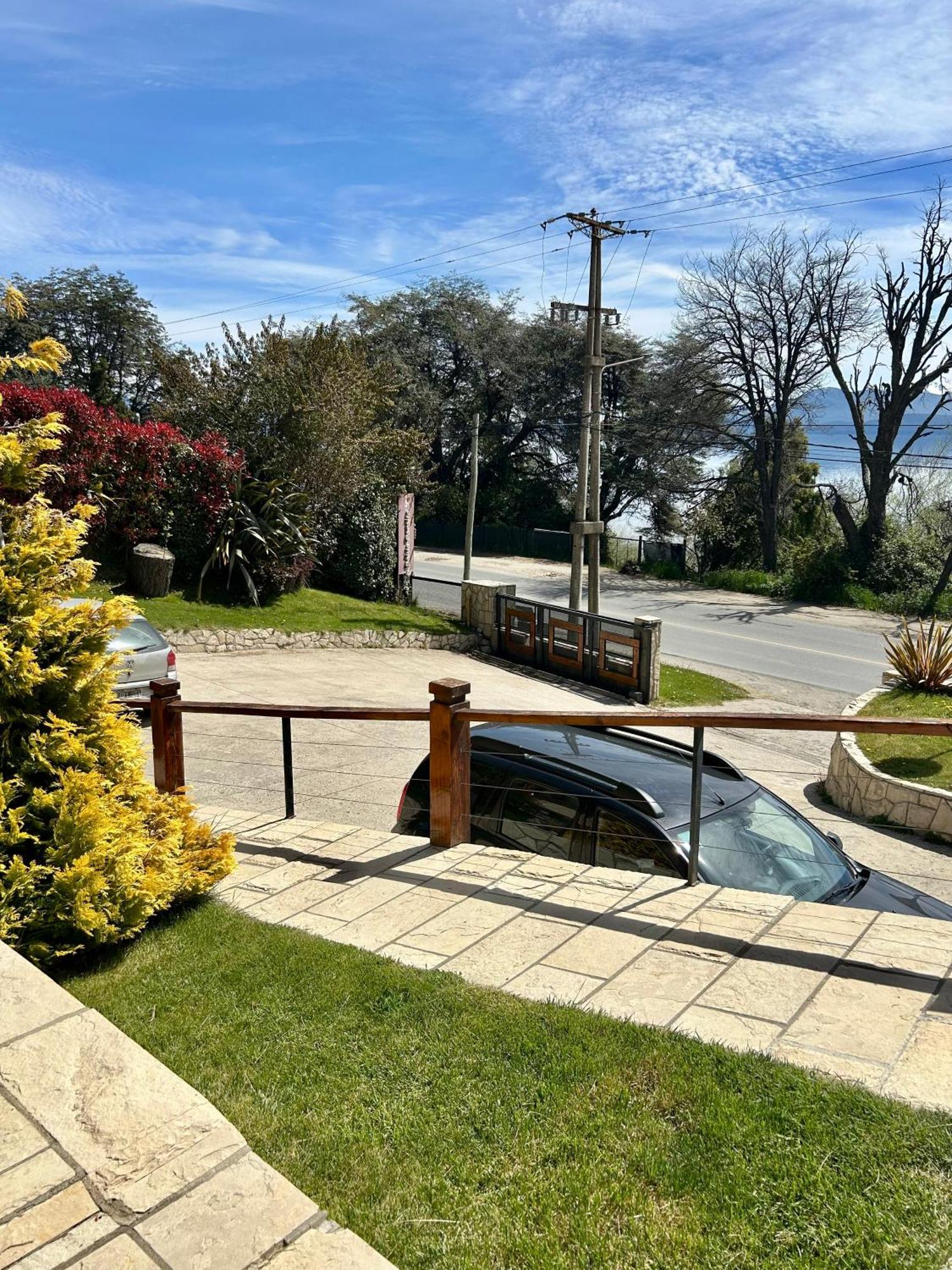 Bahia Paraiso Apart & Suites San Carlos de Bariloche Bagian luar foto