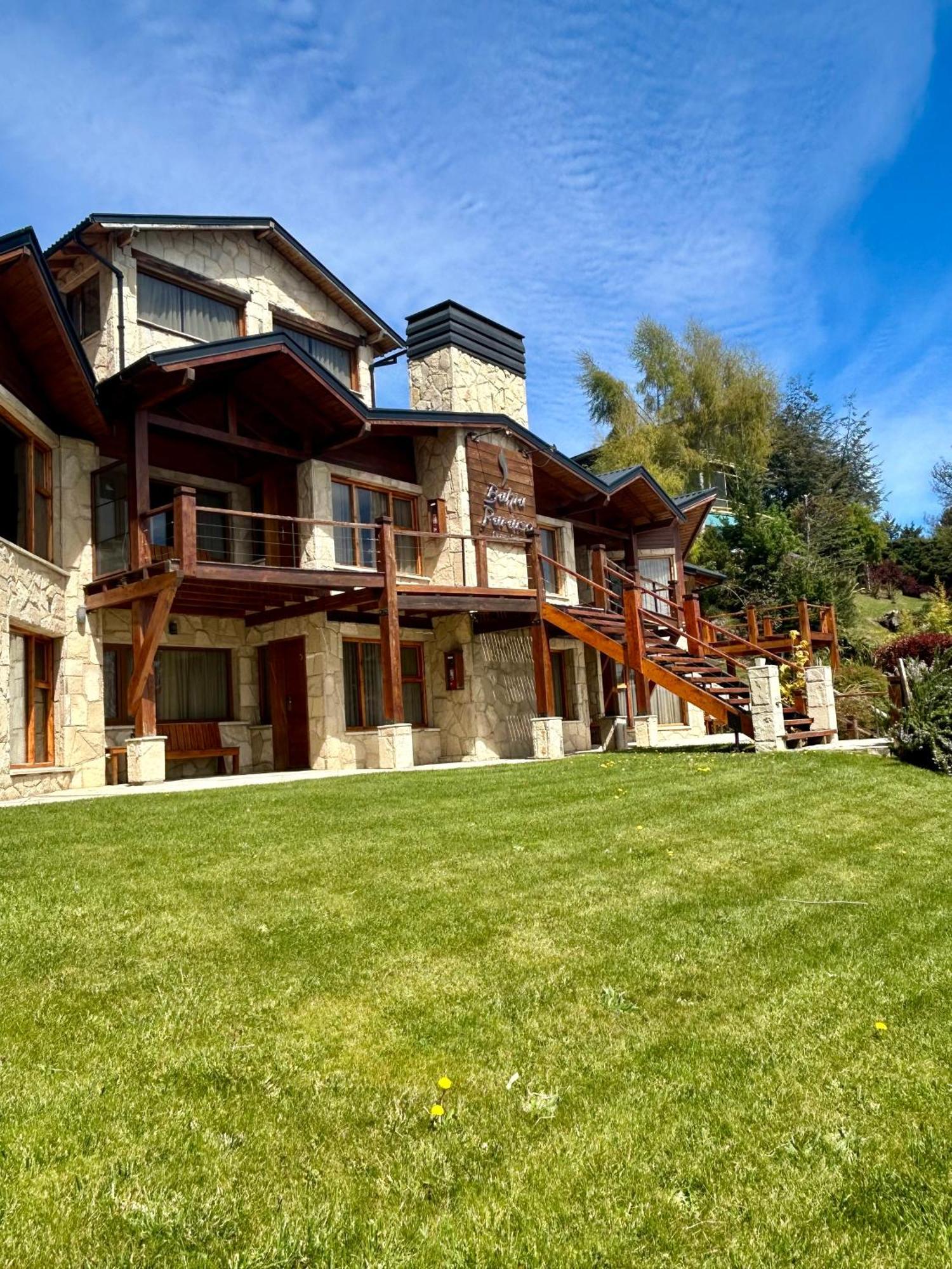 Bahia Paraiso Apart & Suites San Carlos de Bariloche Bagian luar foto