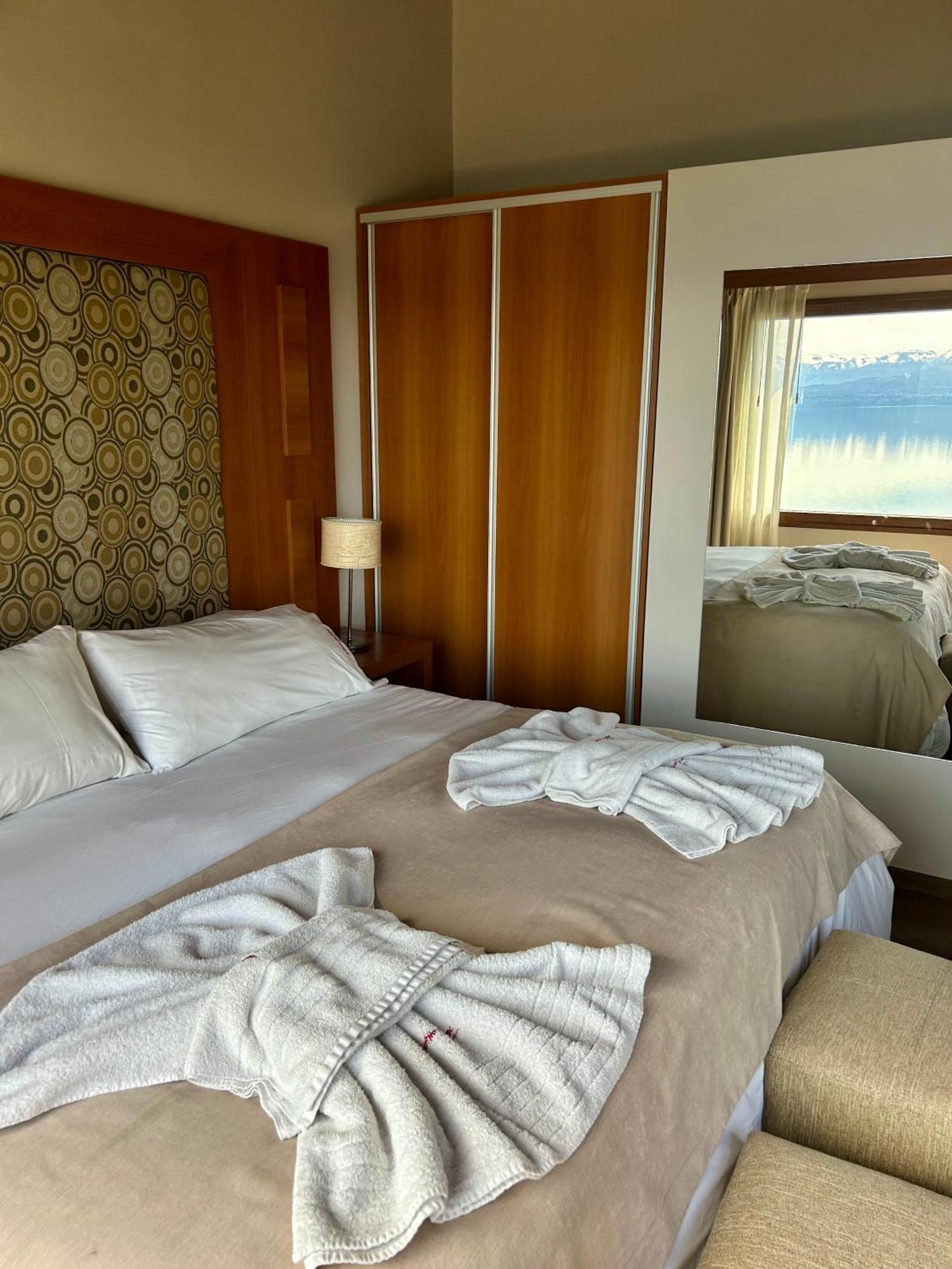 Bahia Paraiso Apart & Suites San Carlos de Bariloche Bagian luar foto