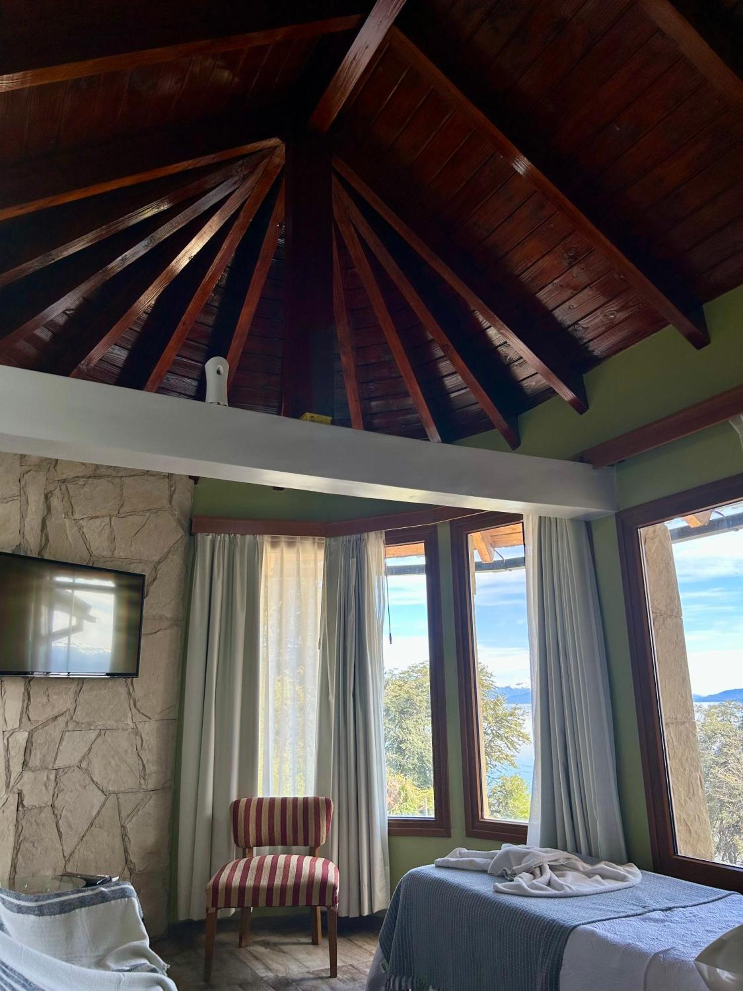 Bahia Paraiso Apart & Suites San Carlos de Bariloche Bagian luar foto