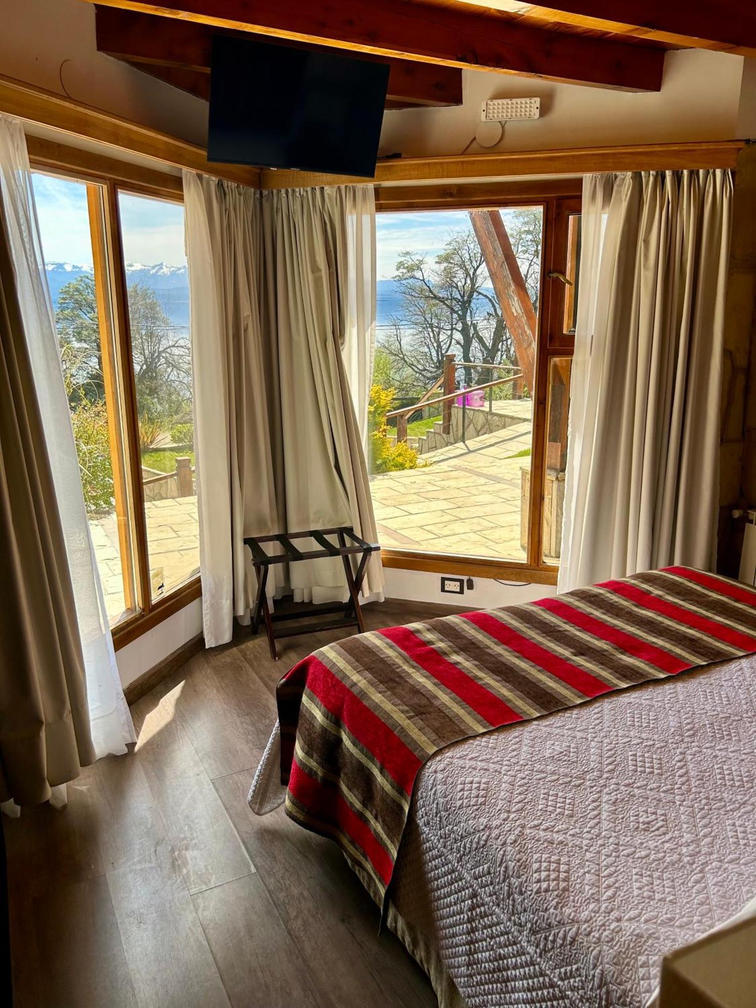 Bahia Paraiso Apart & Suites San Carlos de Bariloche Bagian luar foto