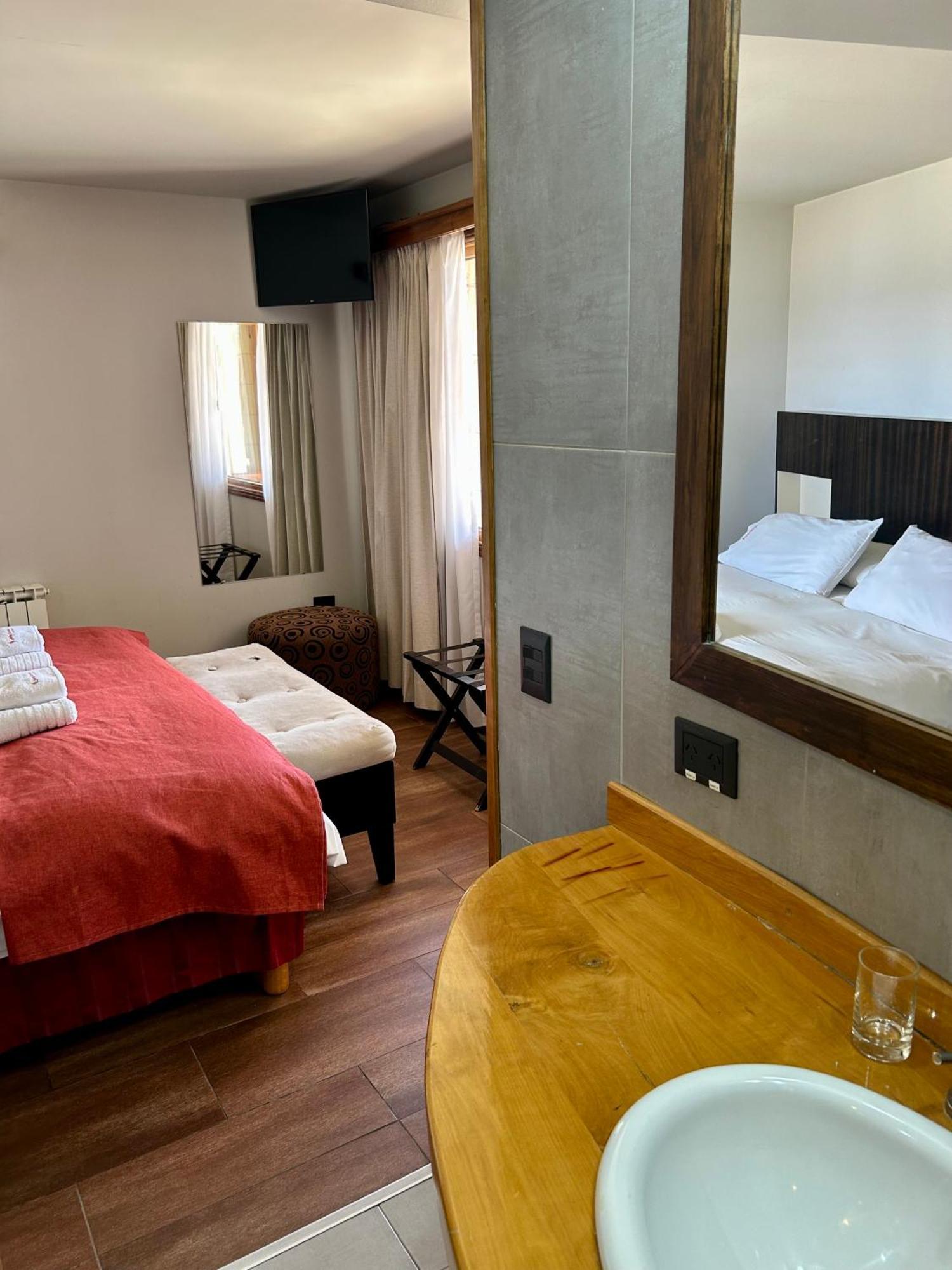 Bahia Paraiso Apart & Suites San Carlos de Bariloche Bagian luar foto